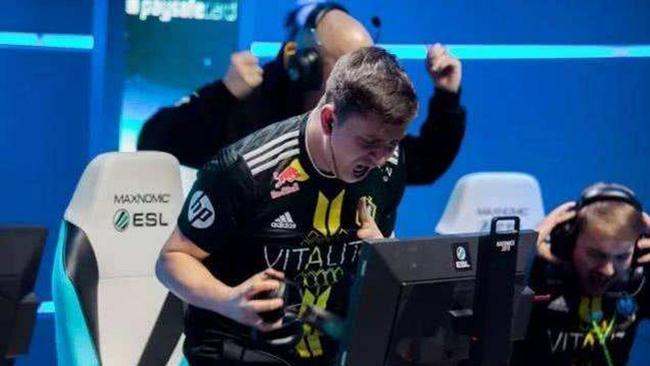 在这场特殊 在这场特殊