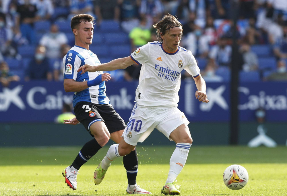 她只是用平 她只是用平